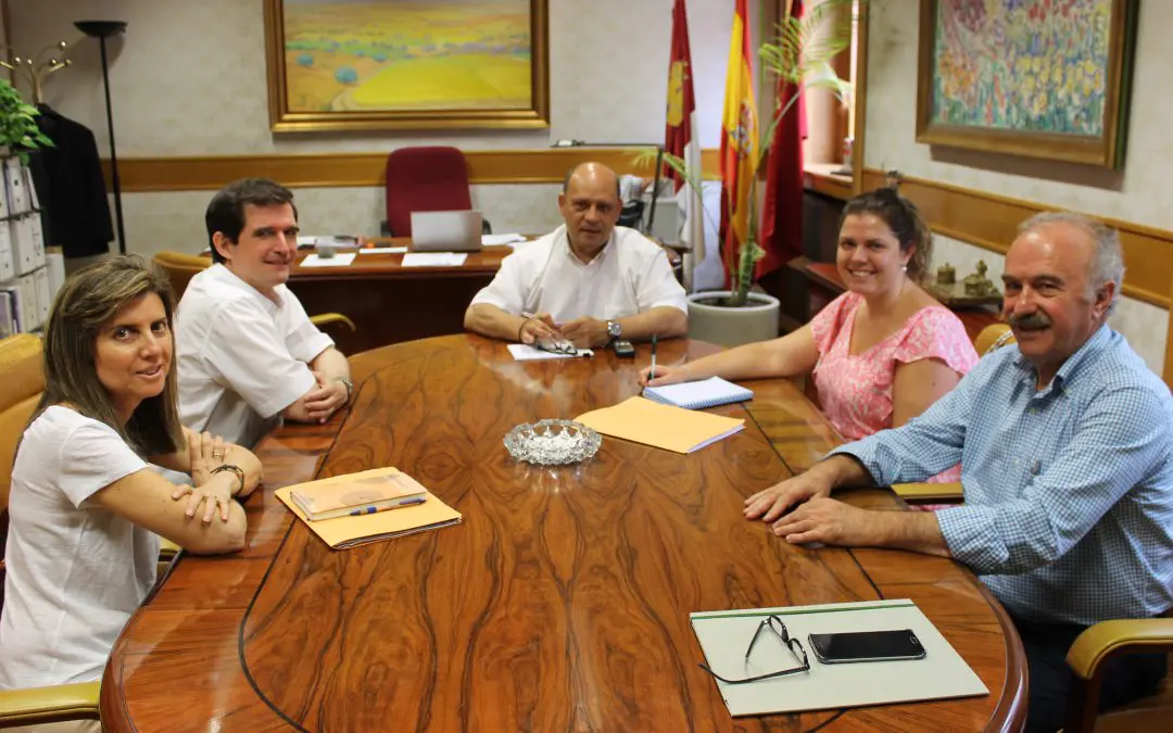 Reunión con el Vicepresidente de la Diputación provincial.