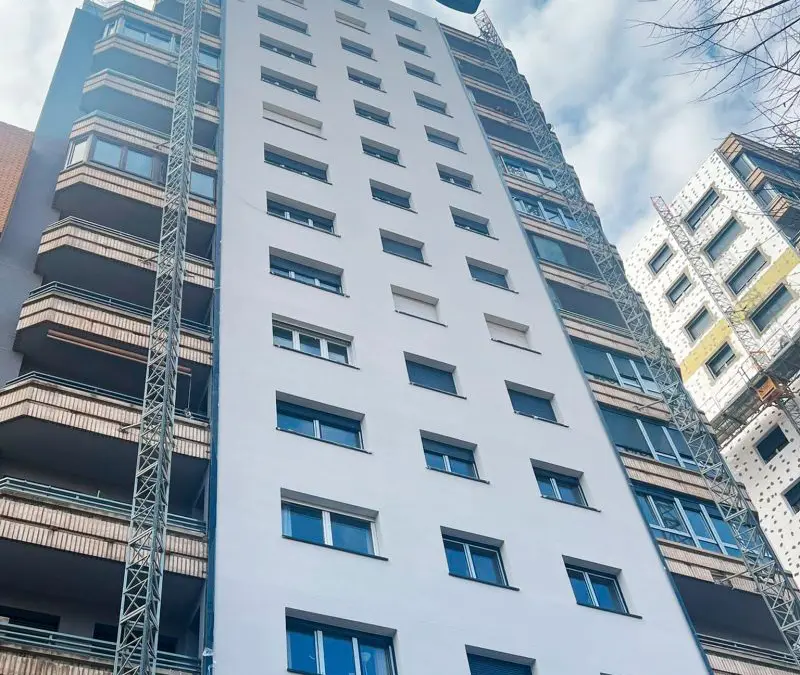 La ministra de Vivienda ensalza la rehabilitación de La Pajarita